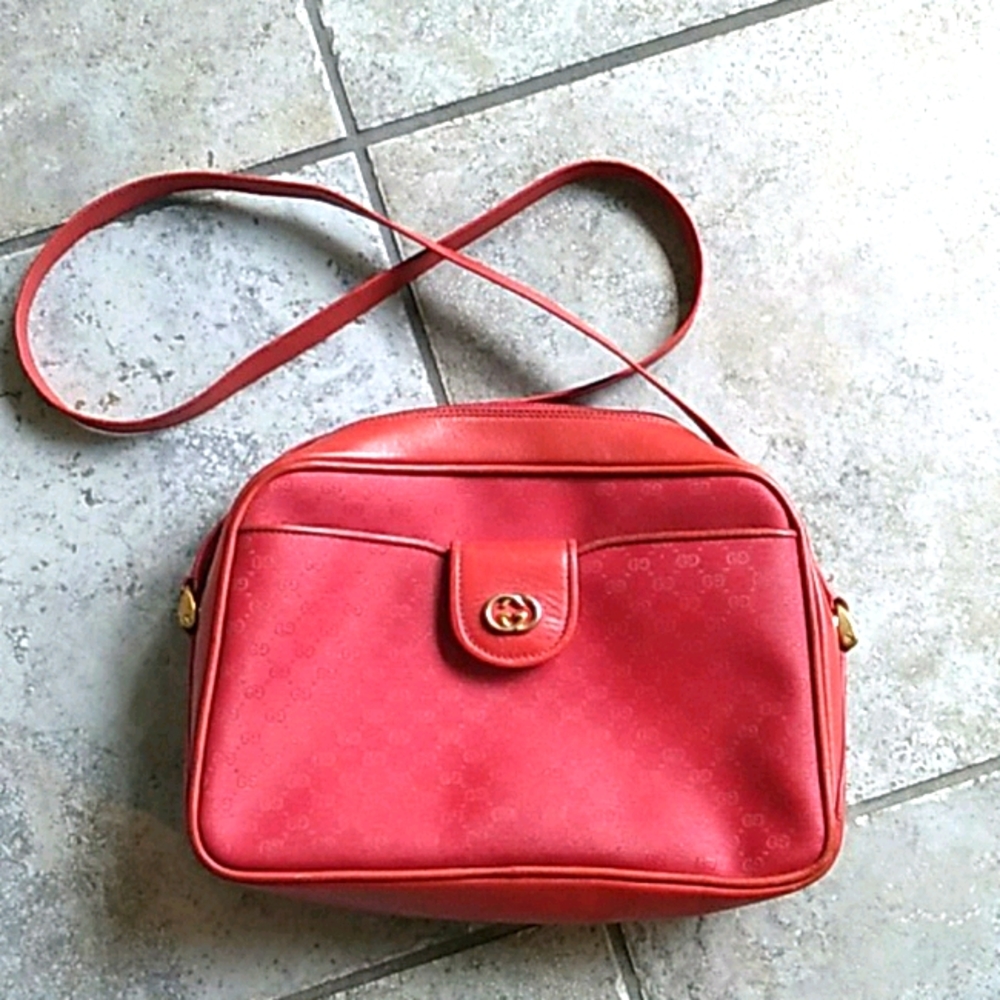GUCCI RED GG MONOGRAM SHOULDER BAG